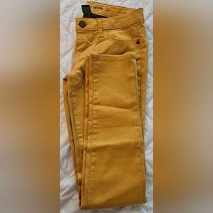 🌟NWT Womens Mustard Stretchy Skinny Denim Pants Size 3🌟